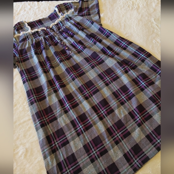🌺 Vintage Plaid Flannel Nightgown/Housedress/Loungewear - Picture 7 of 10